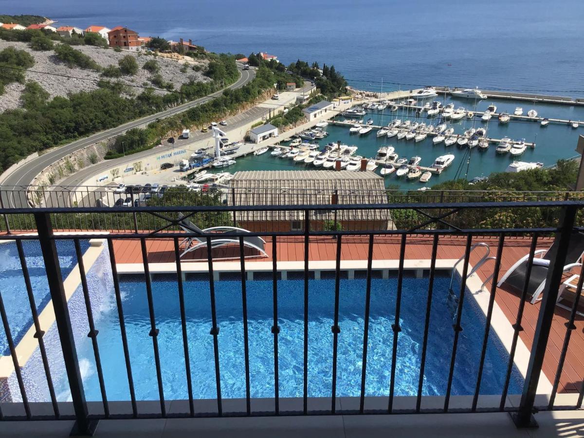 Apartments Villa Manda Novi Vinodolski Eksteriør billede