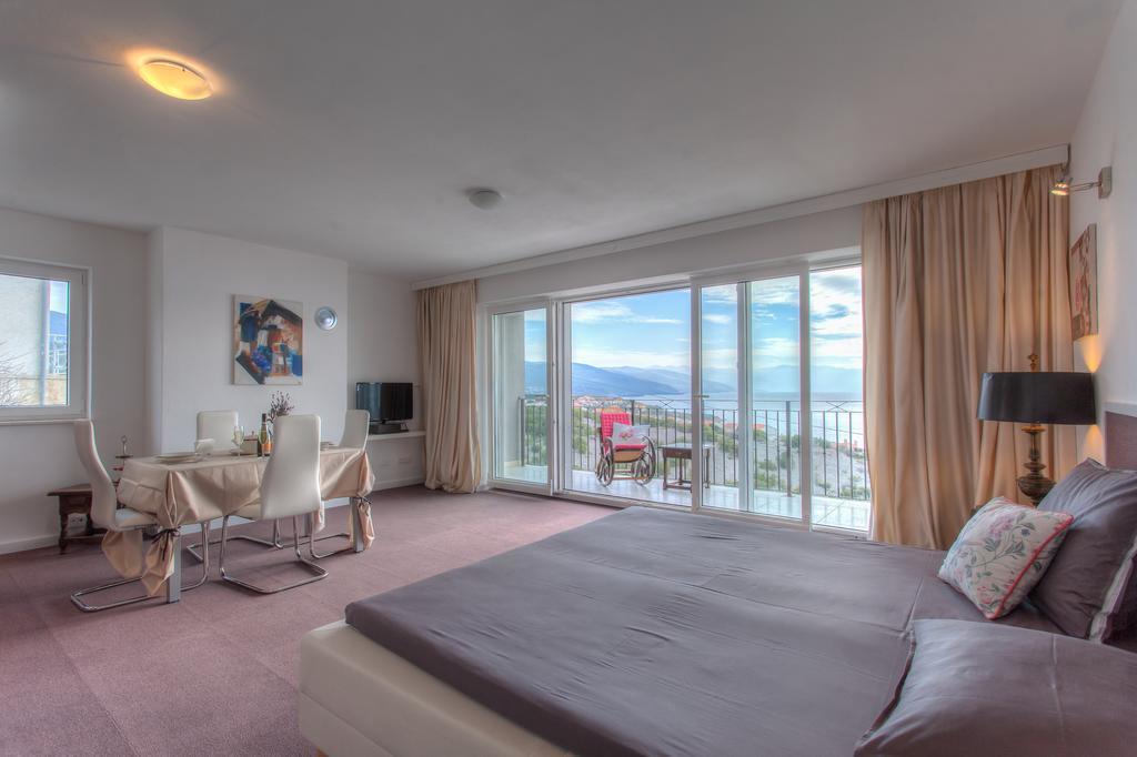 Apartments Villa Manda Novi Vinodolski Værelse billede