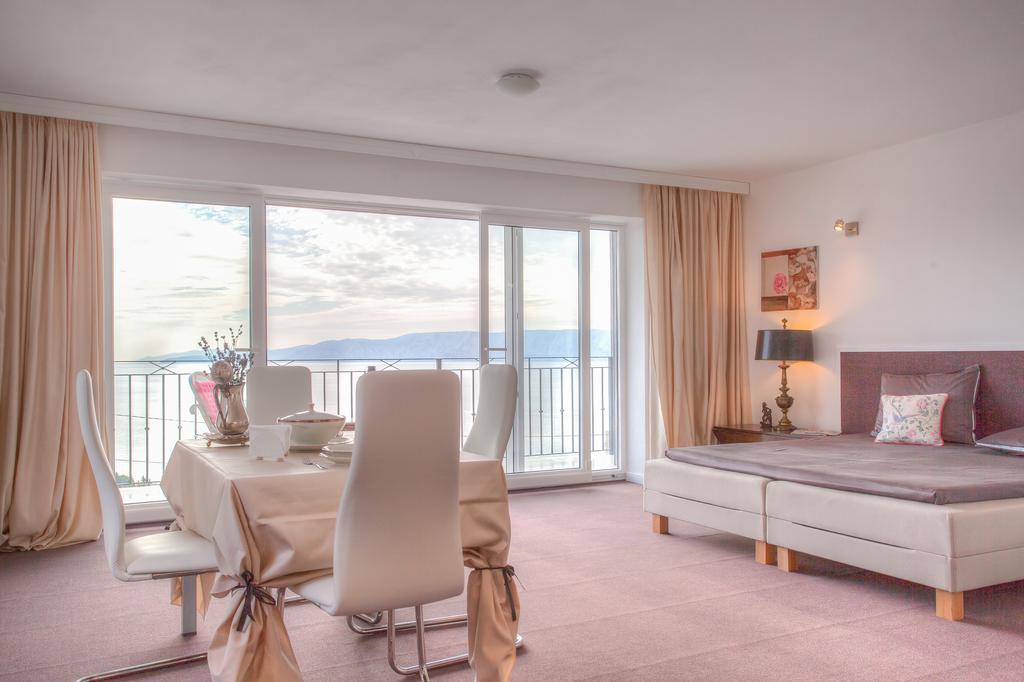Apartments Villa Manda Novi Vinodolski Eksteriør billede
