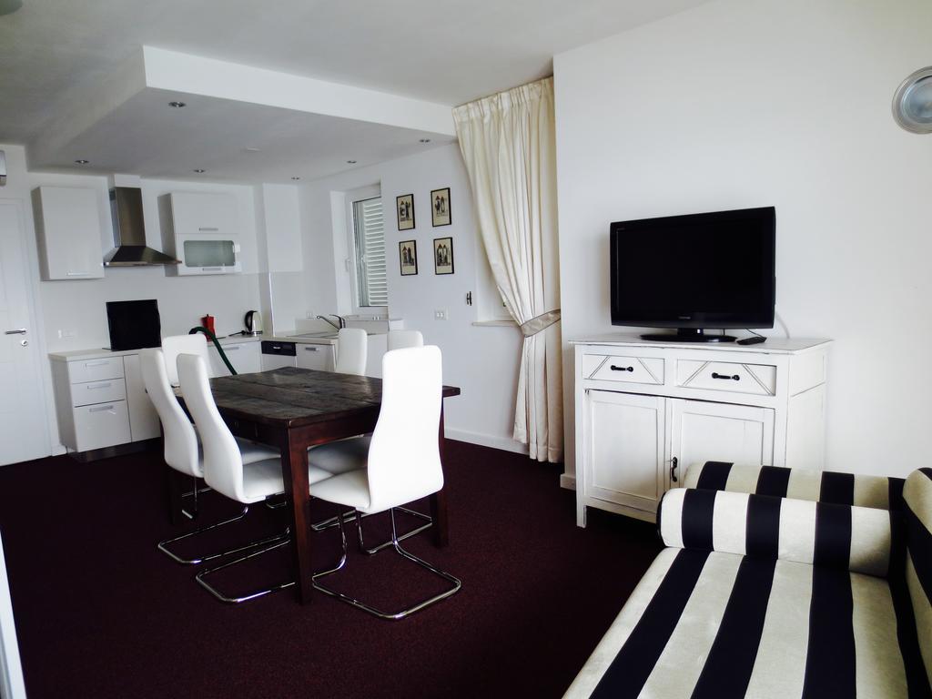 Apartments Villa Manda Novi Vinodolski Eksteriør billede